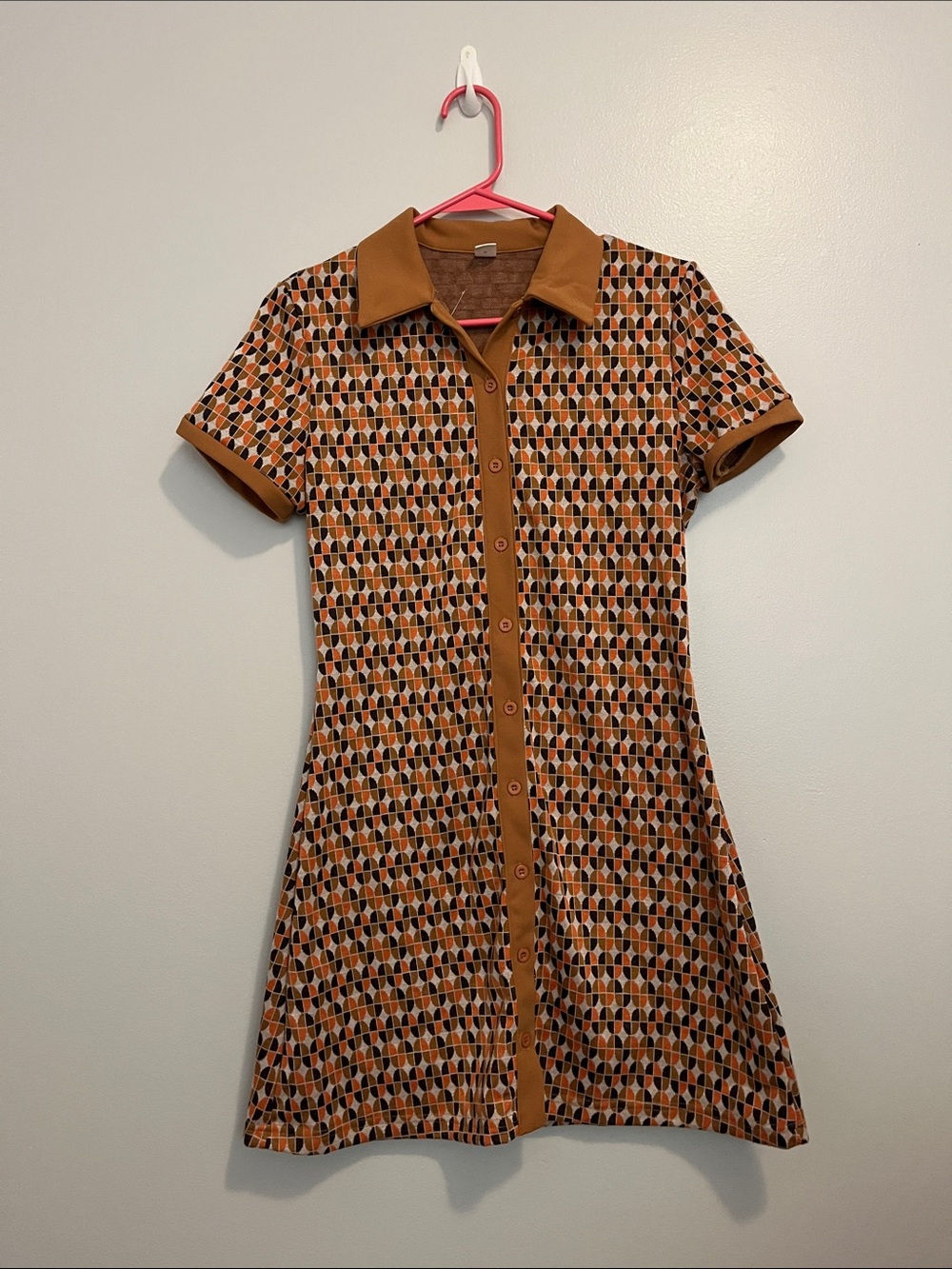 Geometric Button-Front Short Sleeve Dress in Brown